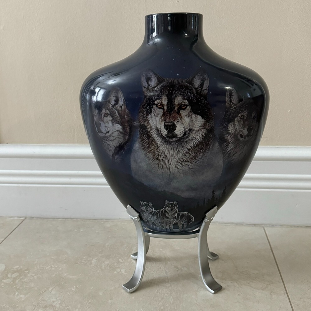Al Agnew "Spirit of the Wolf" Collectable Porcelain Vase Urn Blue with Stand